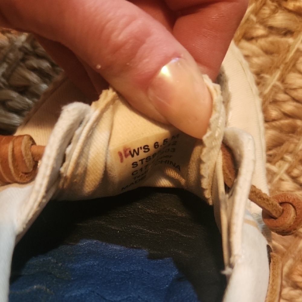 Sperry Women's White and Tan Boat Canvas Sneakers Sneakers 6.5 - Picture 3 of 10